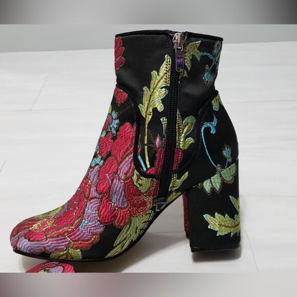 𝅺MARC Fisher Jana Floral Jacquard Boots - Picture 10 of 13